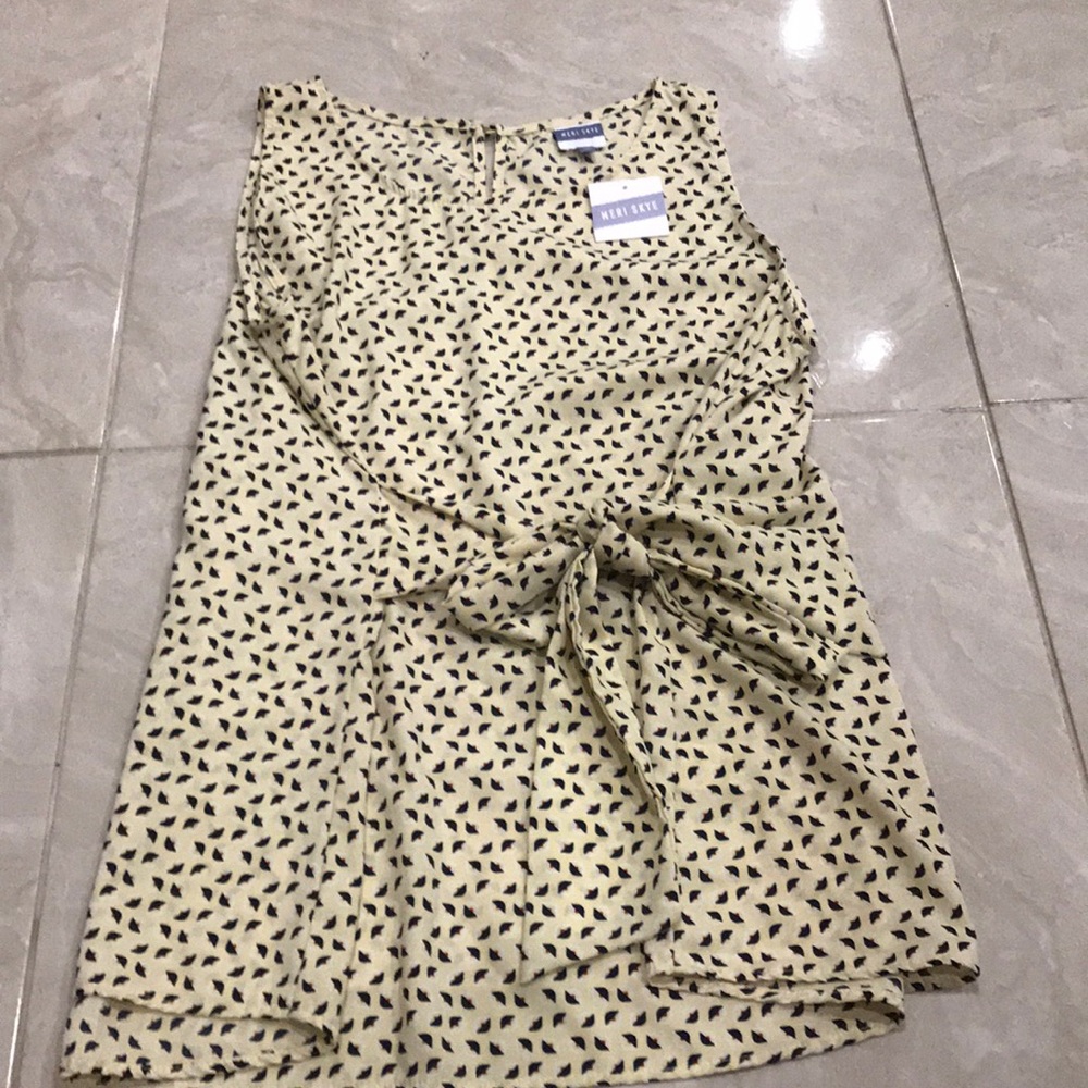Tie front top